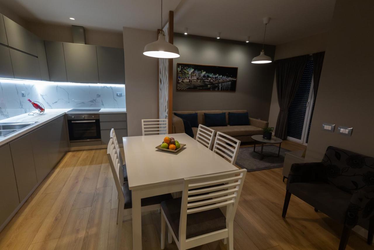 Porta Apartament Vlorë エクステリア 写真